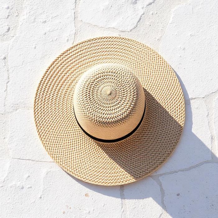 Wide-brim sun hat